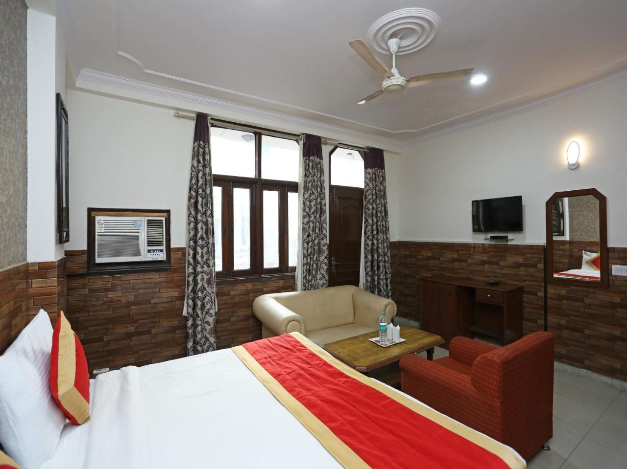 Oyo 472 Hotel Sareen Nova Deli Exterior foto